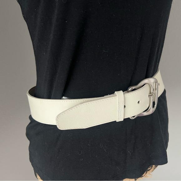 Michael Kors White Leather Belt with Silver Buckle - Small - Picture 1 of 4